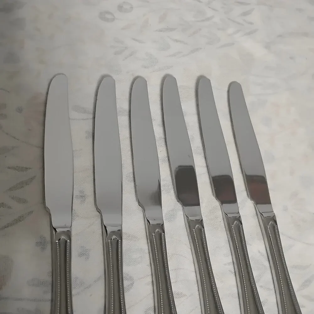 6 Oneida Countess Stainless Glossy Dinner Knives Beaded
